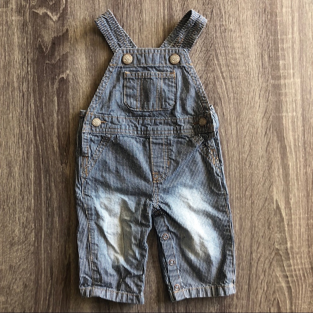 Children’s Place Overalls Size 3-6 Months.